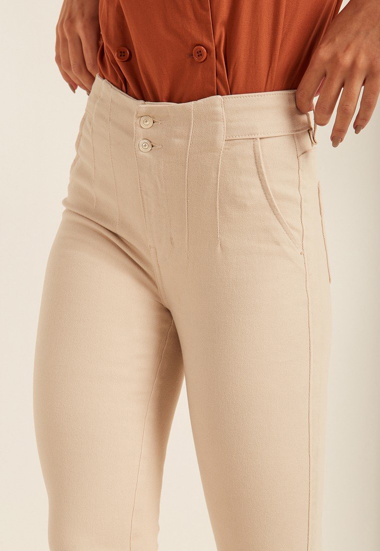 dz20095 calca jeans feminina skinny media cos diferenciado com pregas denim zero detalhe 2