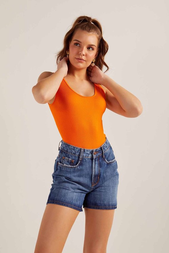 Shorts Jeans Feminino Mom Escuro - DZ6619