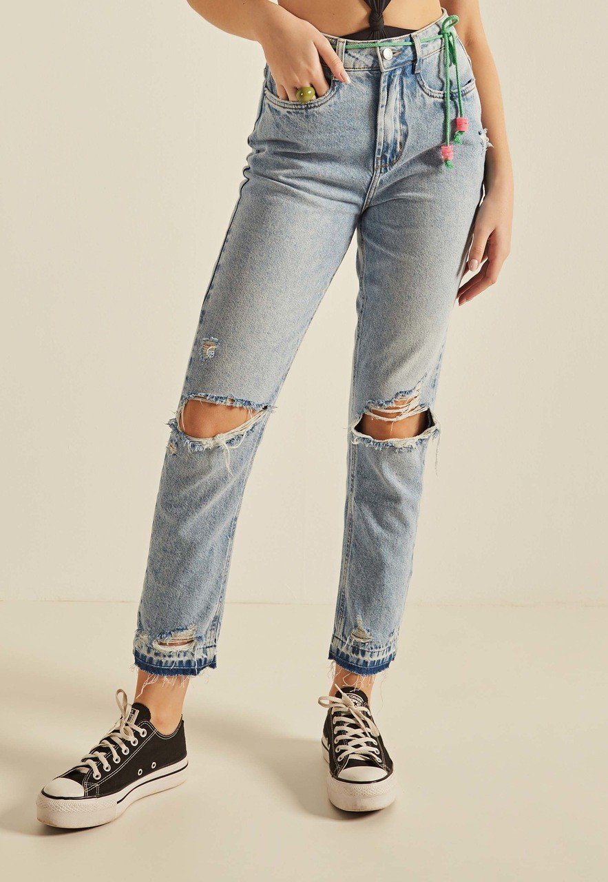 dz20254 1 alg calca jeans feminina mom destroyed denim zero frente prox easy resize com