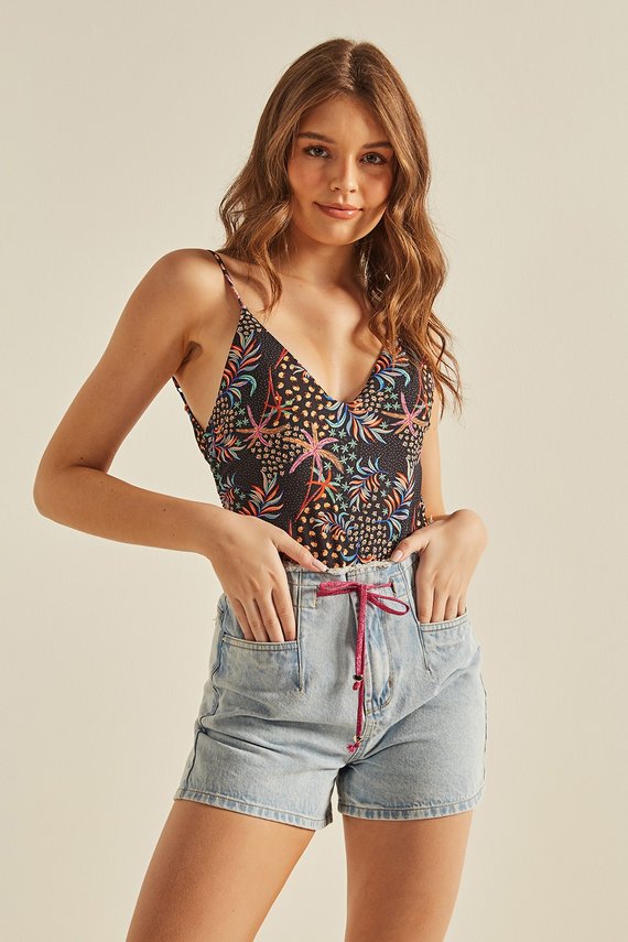 Shorts Jeans Feminino Mom com Elástico na Cintura - DZ6651