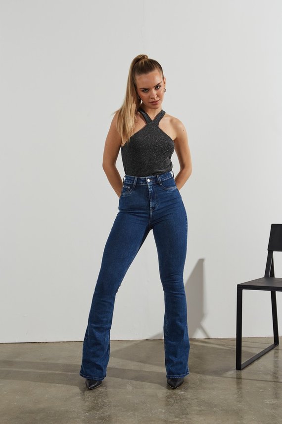 Calça Jeans Feminina Flare Hot Pants Tradicional - DZ20279