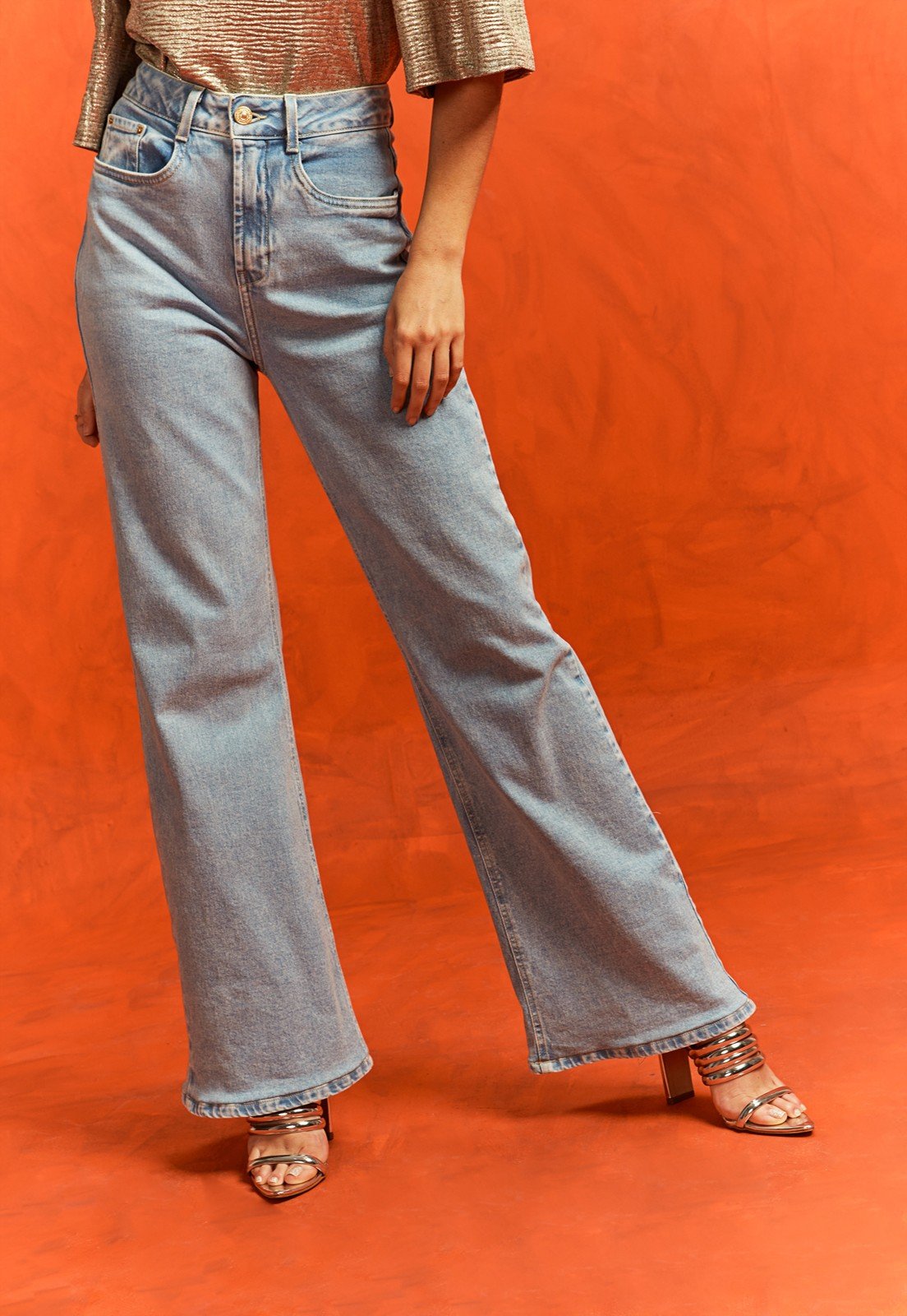 dz20286 com calca jeans feminina wide leg fit cintura alta denim zero frente 1