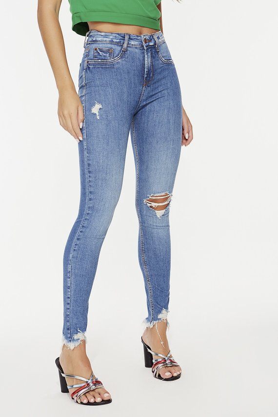 Calça Jeans Feminina Skinny Média Cigarrete com Rasgo no Joelho - DZ20309