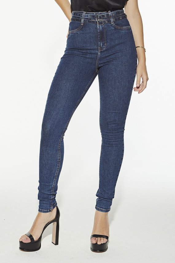 Calça Jeans Feminina Skinny Hot Pants com Cintos - DZ20400