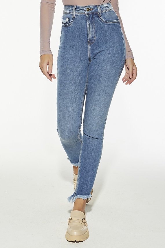 Calça Jeans Feminina Skinny Hot Pants Cigarrete - DZ20399