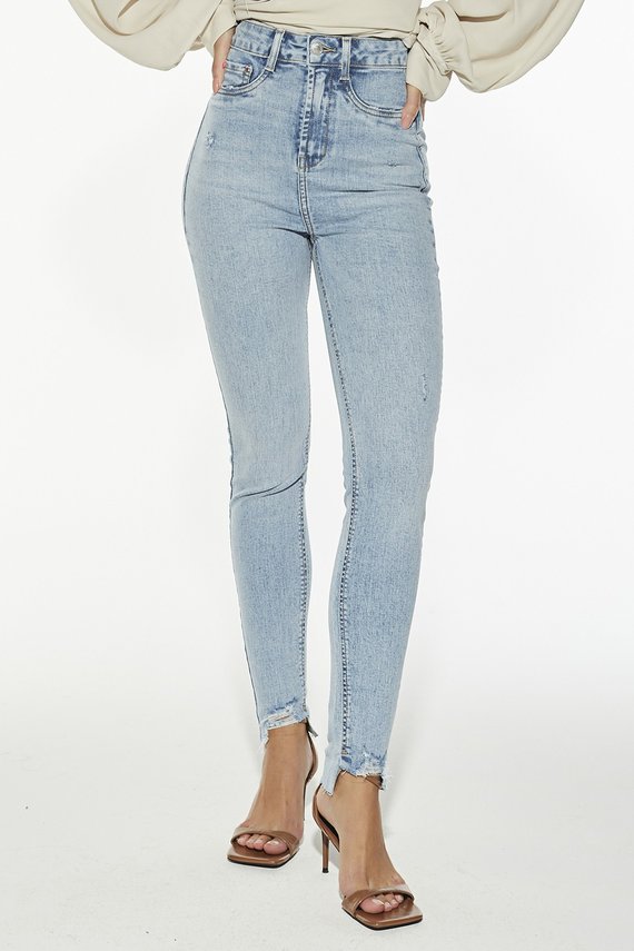 Calça Jeans Feminina Skinny Hot Pants Cigarrete - DZ20397