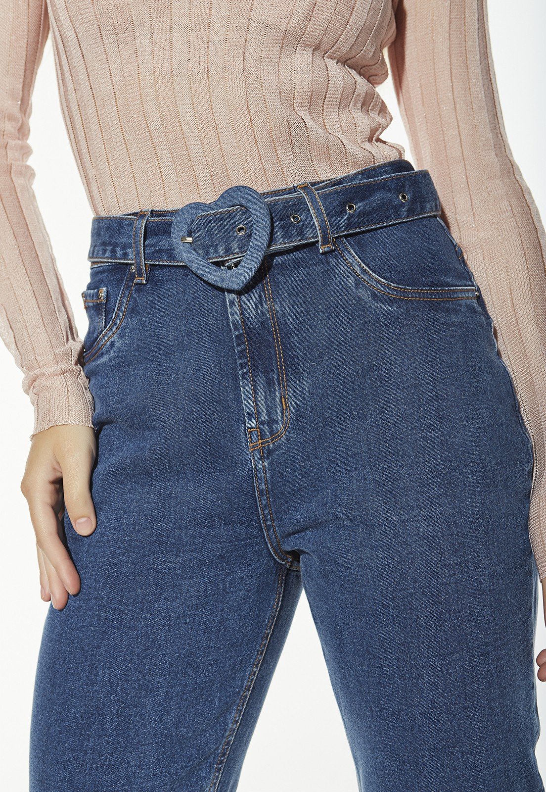 Calça Jeans Feminina Mom Fit com Cinto - DZ20407