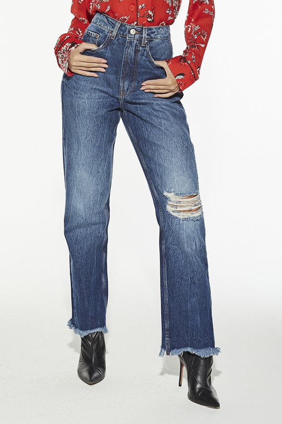 Calça Jeans Feminina Reta com Rasgo no Joelho - DZ20415