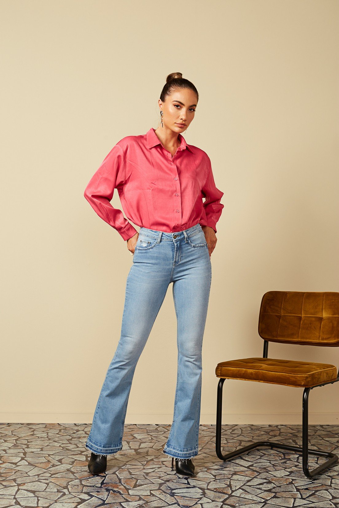 Calça Jeans Feminina Flare Média Barra Dupla - DZ20433