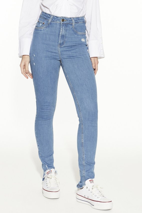 Calça Jeans Feminina Skinny Hot Pants Barra Desfiada - DZ20457