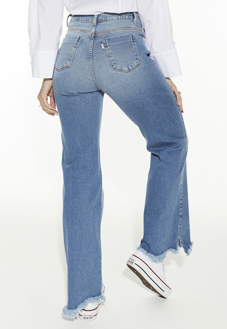 dz20503 com calca jeans feminina wide leg fit com abertura lateral denim zero costas crop easy resize com