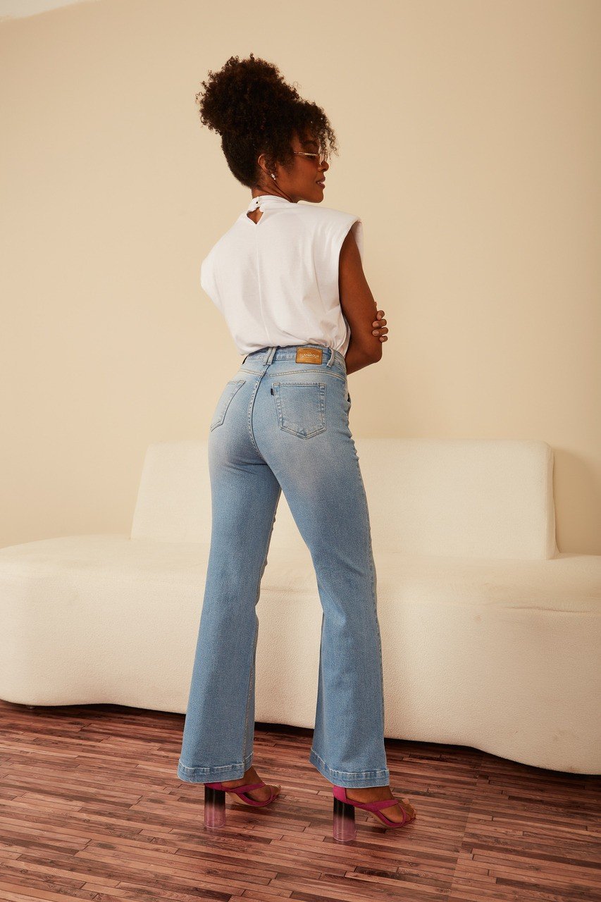 Calça Jeans Feminina Wide Leg Fit Bolso Faca - DZ20531