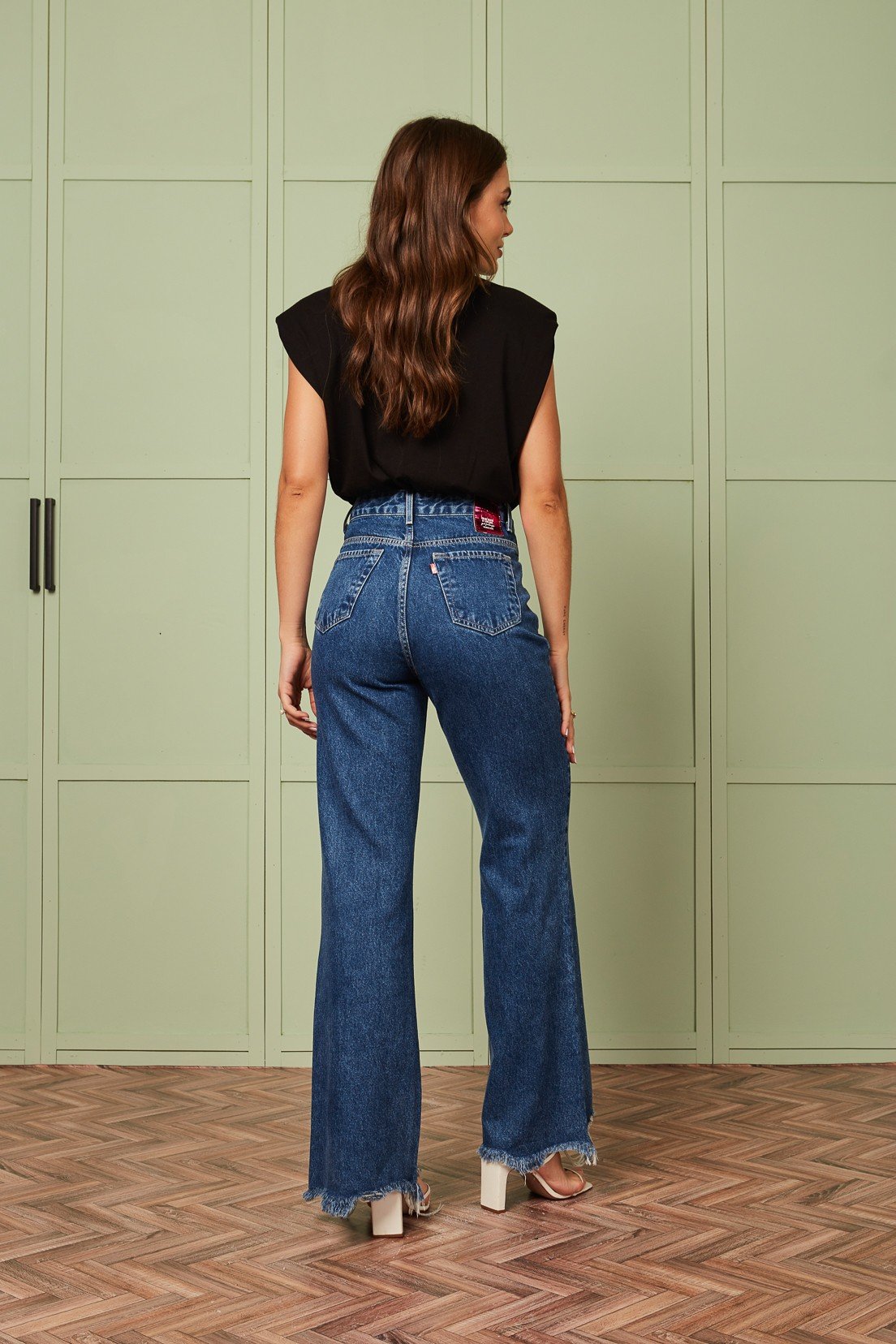 dz20504 alg calca jeans feminina wide leg com aplicacao de strass denim zero costas 1