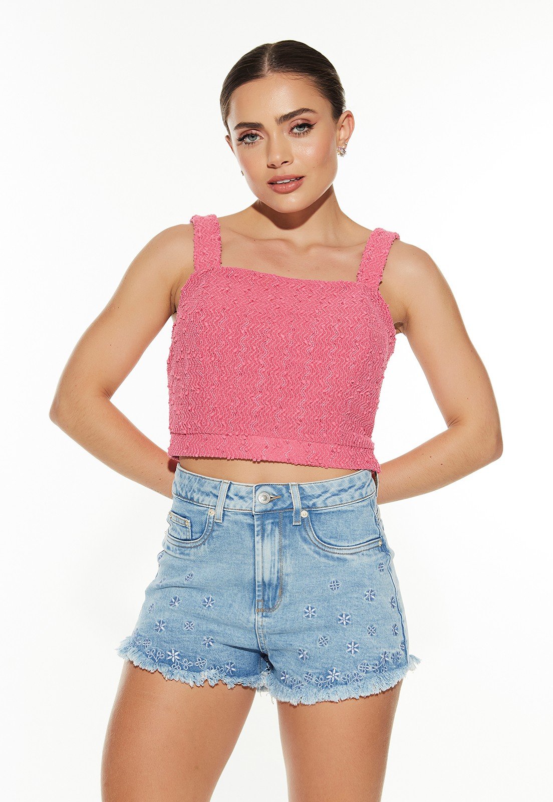 dz6689 com shorts jeans feminino setentinha fit com bordado em flores frente 1