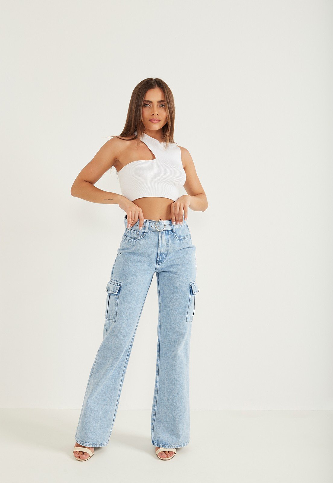 Calça Jeans Feminina Wide Leg Cargo com Cinto DZ20593