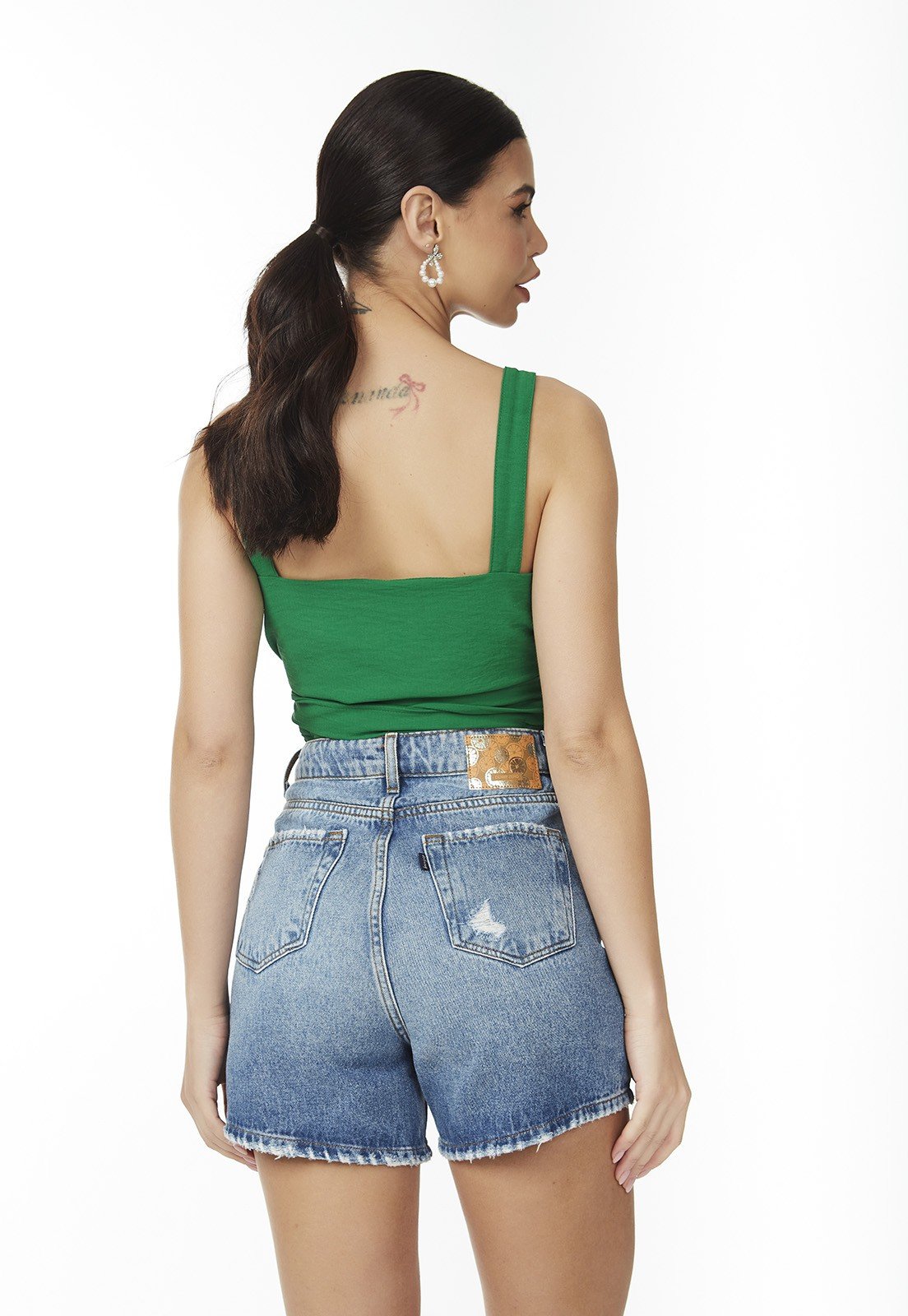 dz4072 com bermuda jeans feminina slim com leves puidos denim zero costas