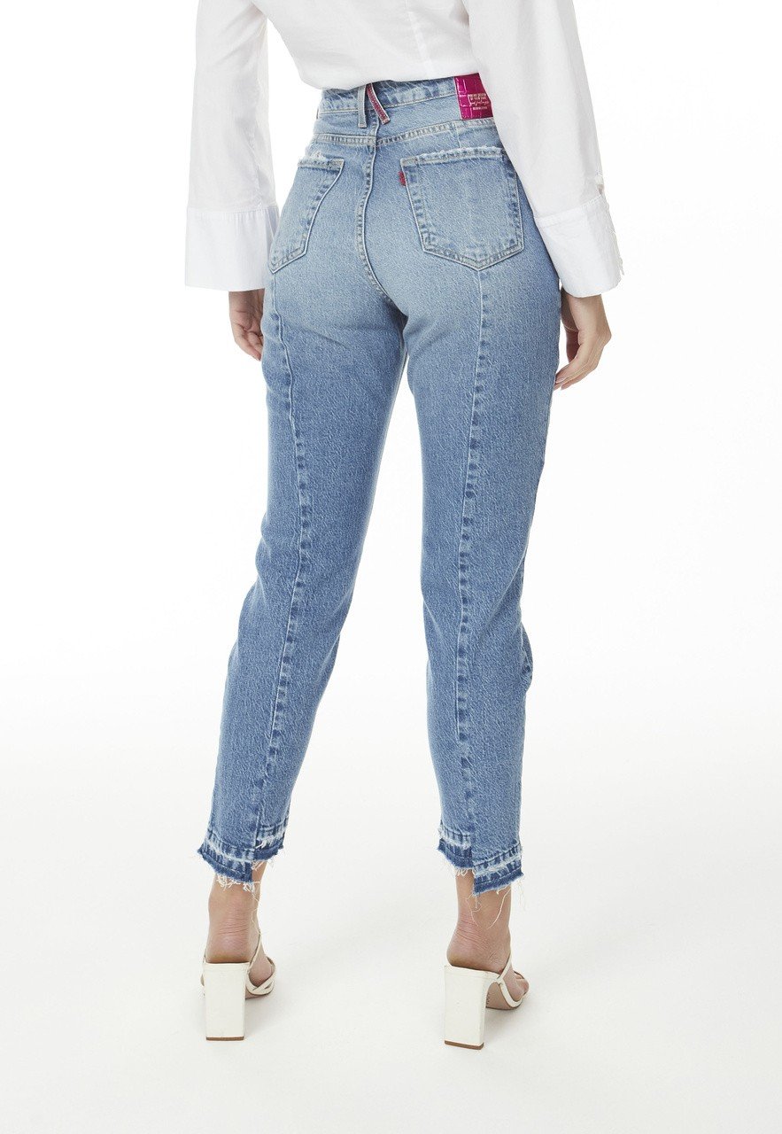 dz20530 com calca jeans feminia mom fit cigarrete com recortes frontais denim zero costas prox
