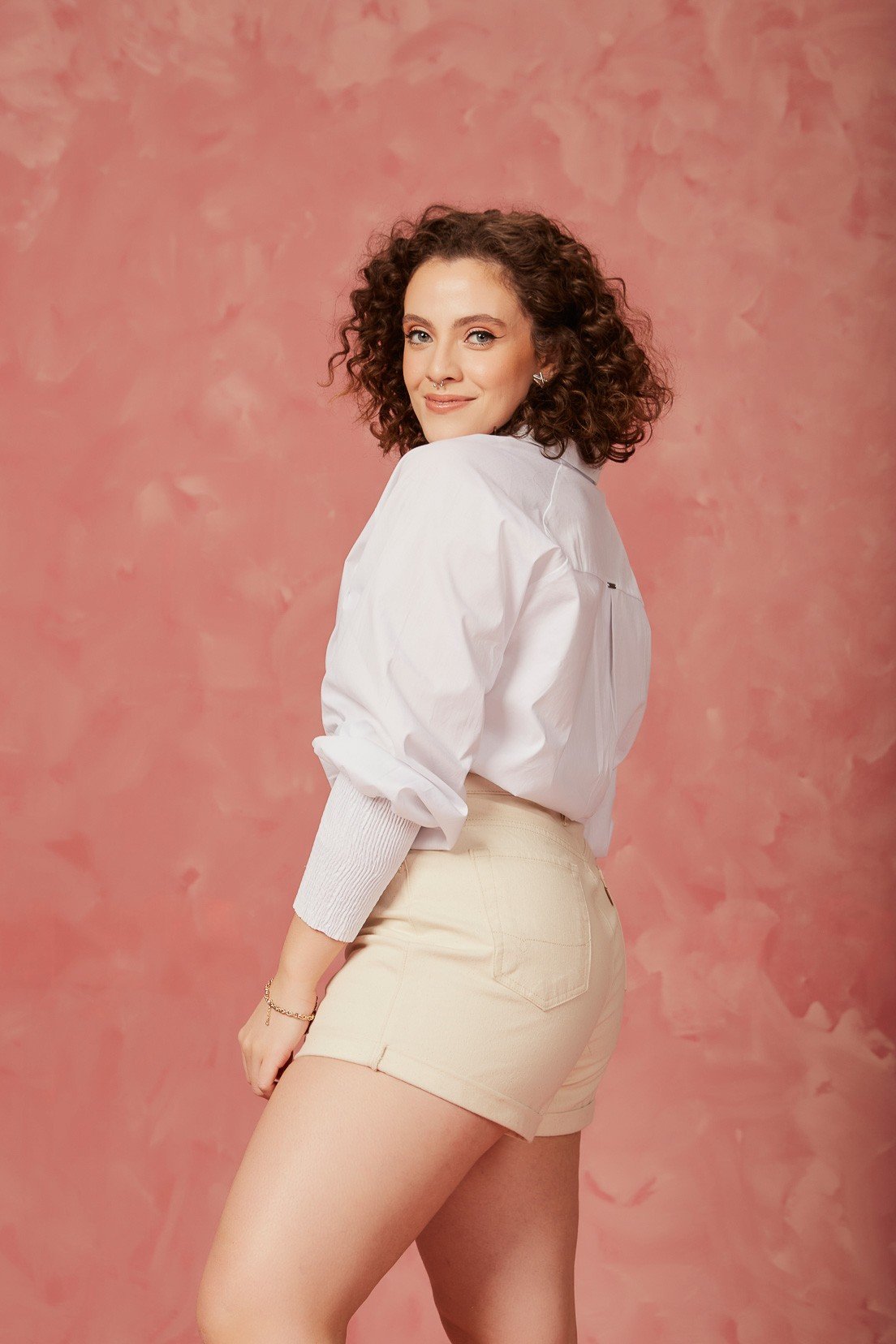 dz6700 alg shorts jeans femino mom com barra dobrada denim zero lado 2