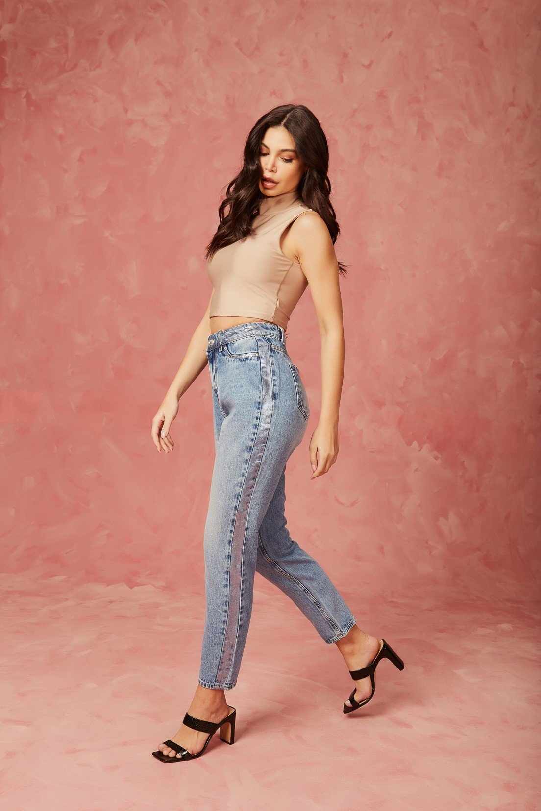 dz20536 alg calca jeans feminina mom cigarrete com aplique de foil denim zero lado 2