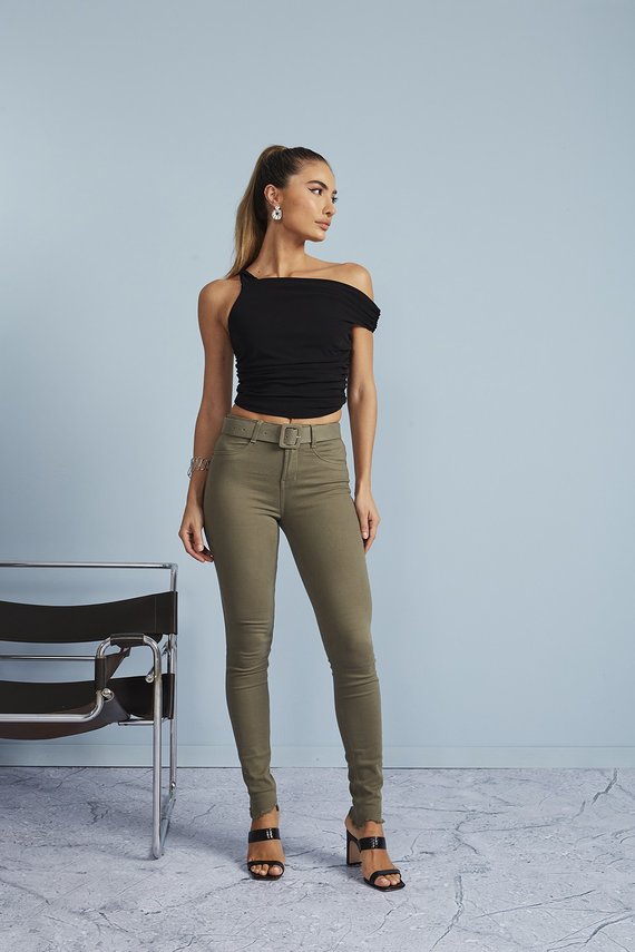 Calça Jeans Feminina Skinny Barra Irregular e Desfiada - DZ20618