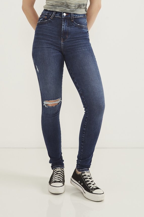 Calça Jeans Feminina Skinny Média com Leves Puídos e Rasgo no Joelho - DZ20546