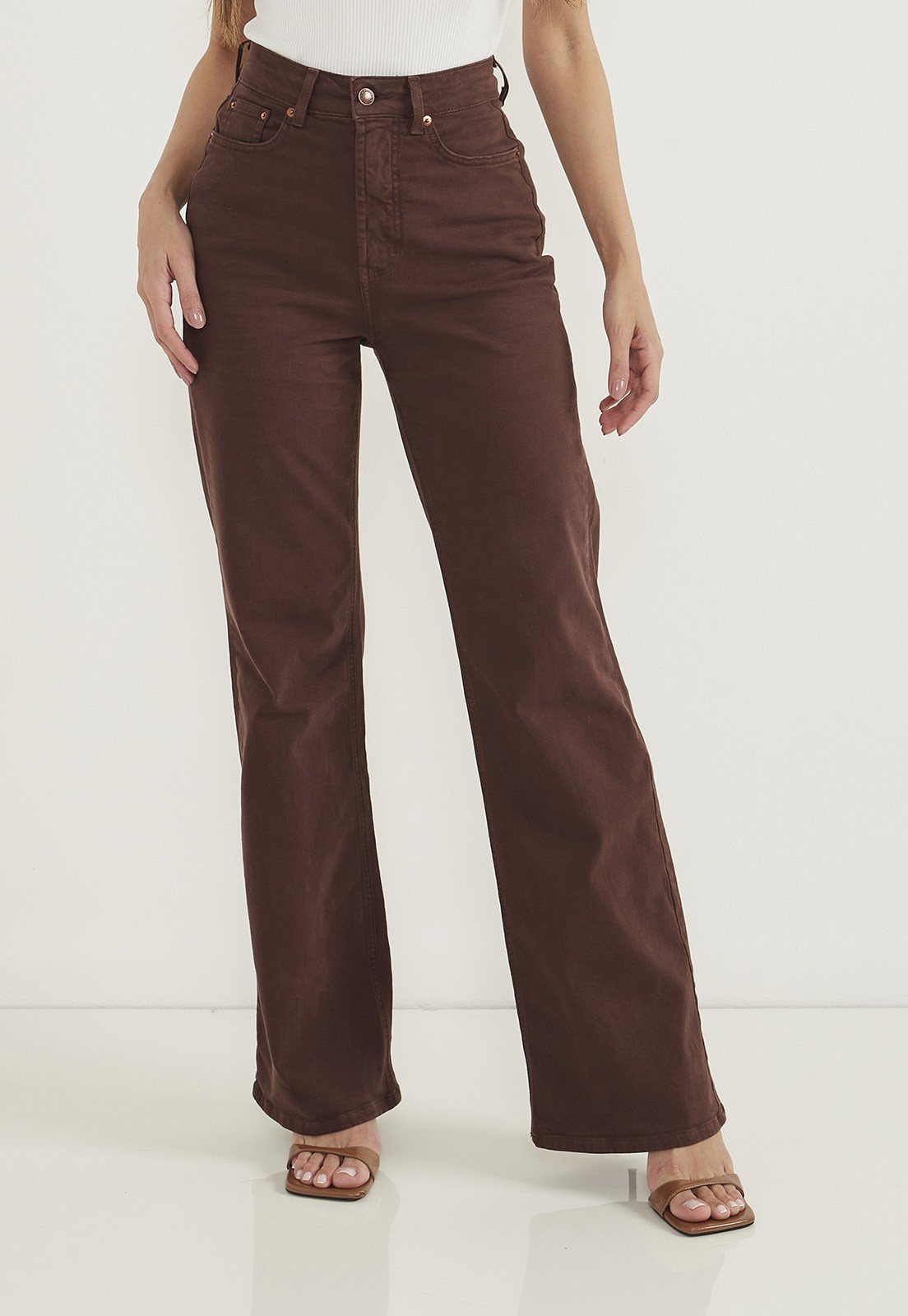 dz20649 com calca jeans feminina wide leg fit cintura alta tradicional frente prox