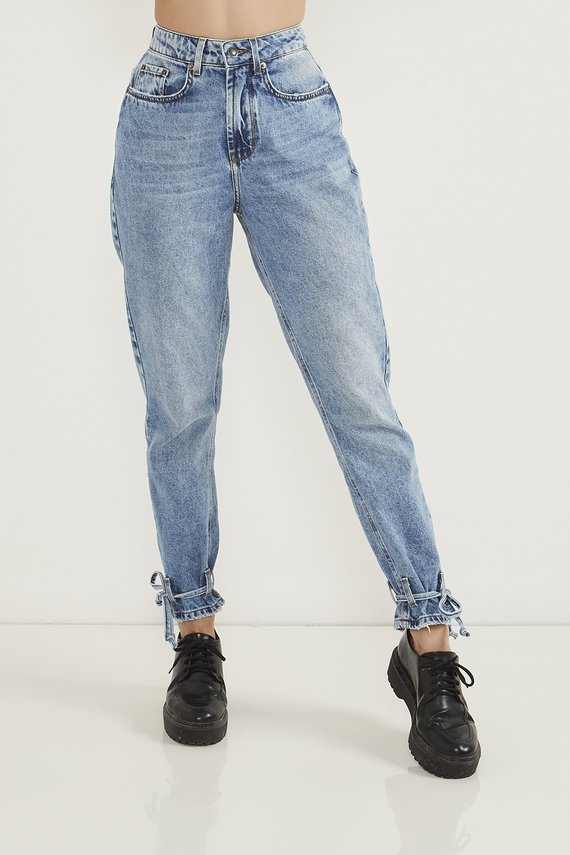 Calça Jeans Feminina Mom Cigarrete com Barra Diferenciada - DZ20625