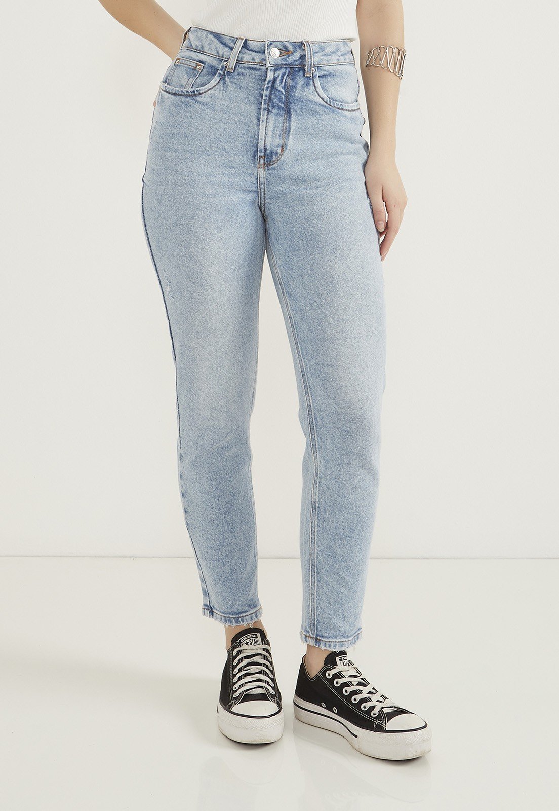 dz20627 com calca jeans feminina mom fit ciegarrete tradicional frente prox