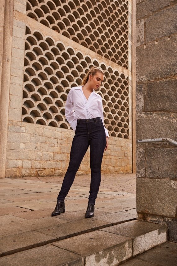 Calça Jeans Feminina Skinny Tradicional - DZ20637