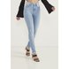 dz20634 com calca jeans feminina skinny cigarette com barra desfiada e leves puidos frente prox