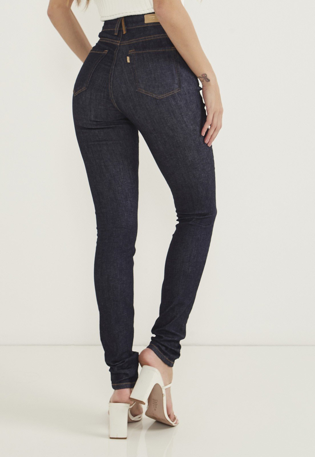 dz20637 re calca jeans feminina skinny tradicional costas prox