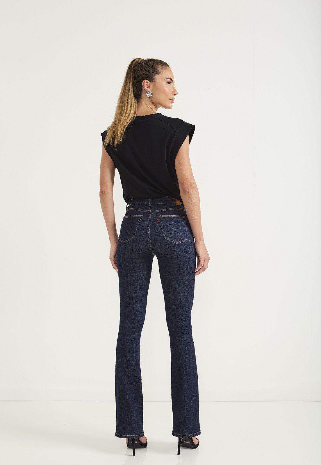 Calça Jeans Feminina Flare Média Tradicional - DZ20654