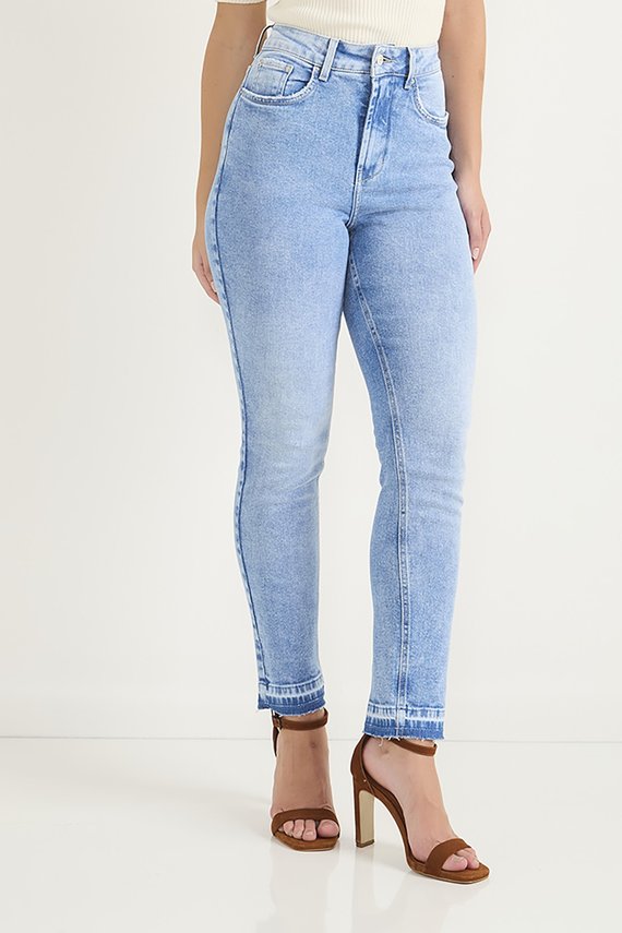 Calça Jeans Feminina Mom Fit Cigarrete com Barra Desmanchada - DZ20661
