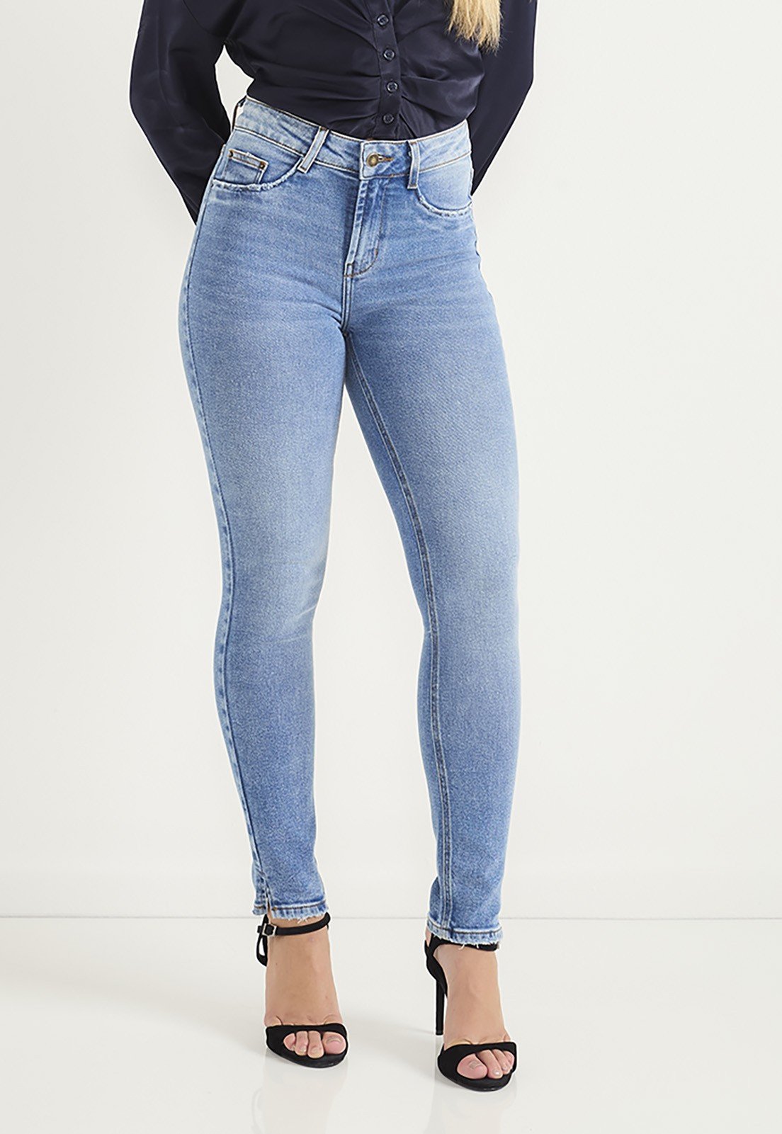 dz20674 re calca jeans feminina skinny cigarrete media com abertura lateral na barra frente prox