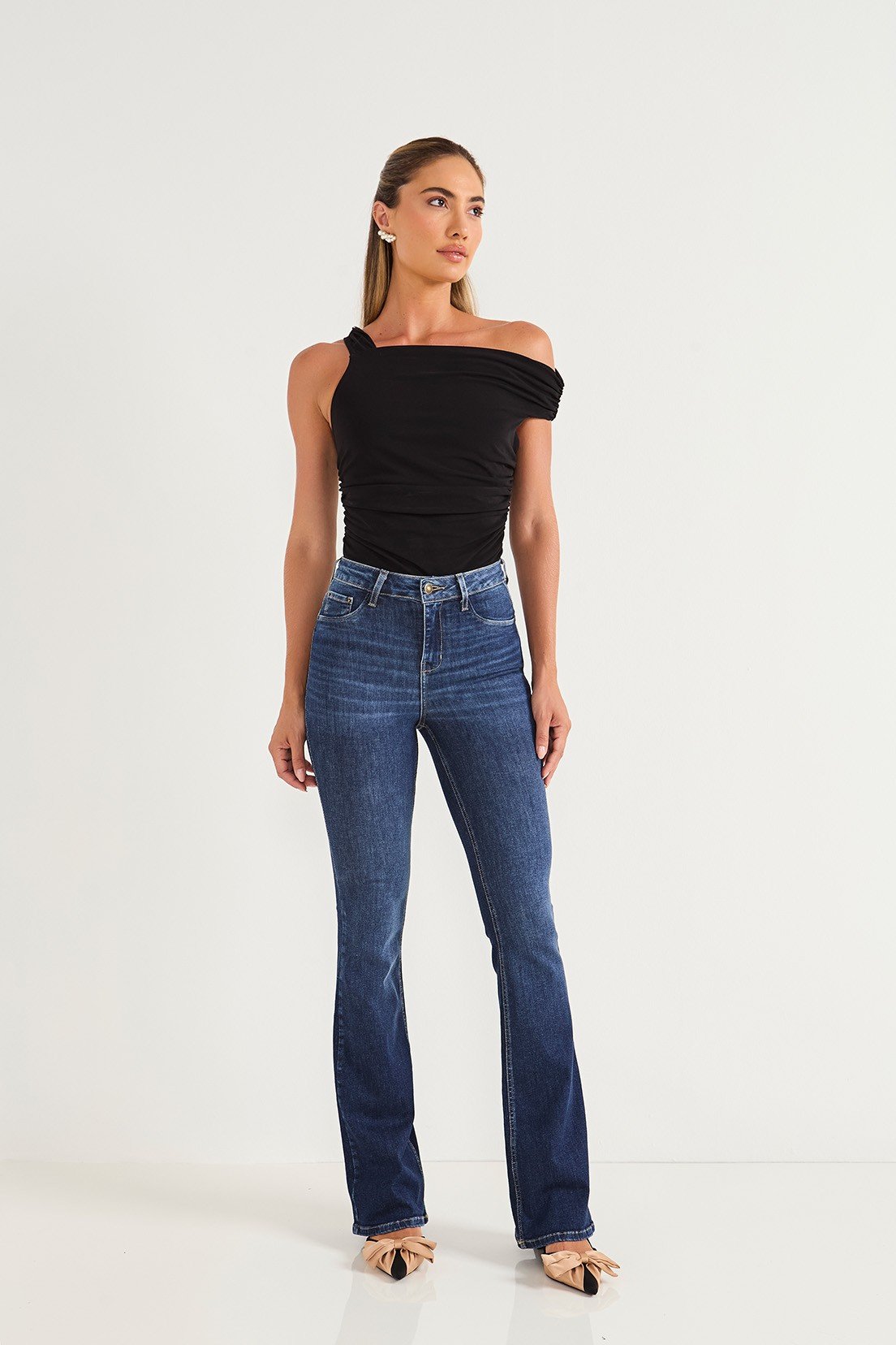 Calça Jeans Feminina Flare Média Tradicional DZ20701