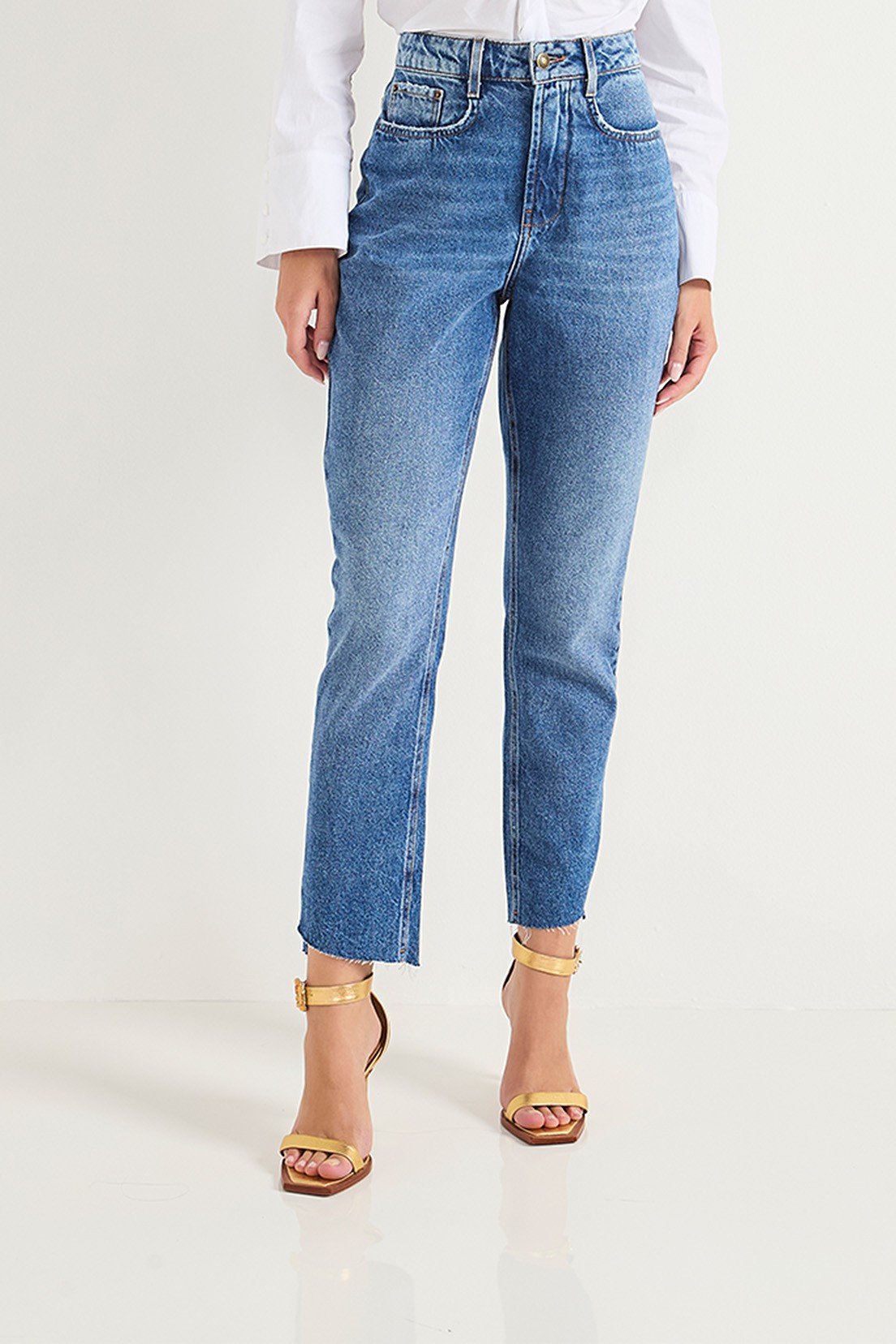 dz20705 alg calca jeans feminina mom cigarrete com barra diferenciada frente crop 2
