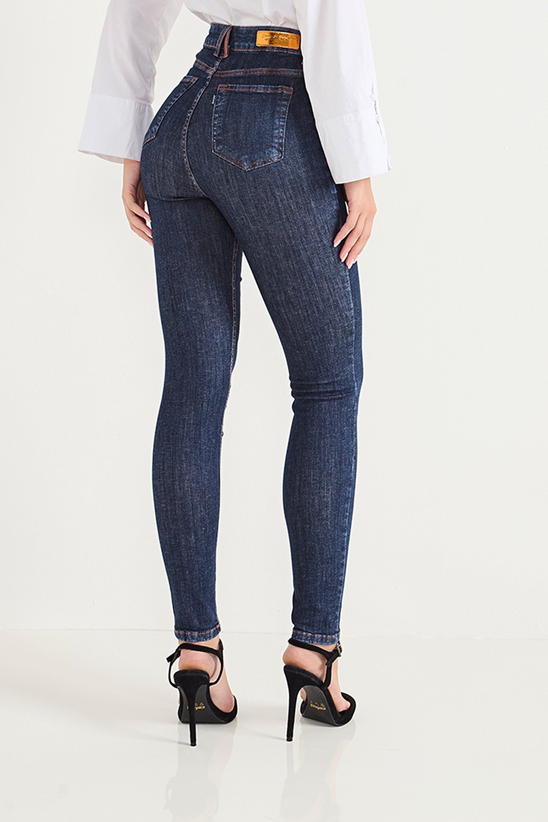 dz20718 com calca jeans feminina skinny cigarrete media tradicional costas crop
