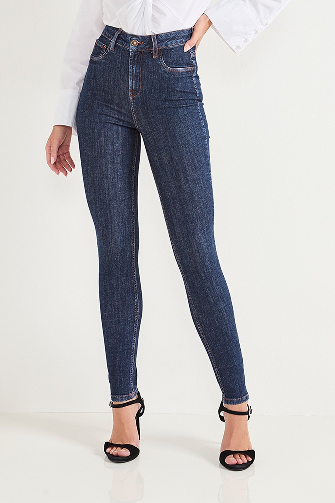 dz20718 com calca jeans feminina skinny cigarrete media tradicional frente crop 2