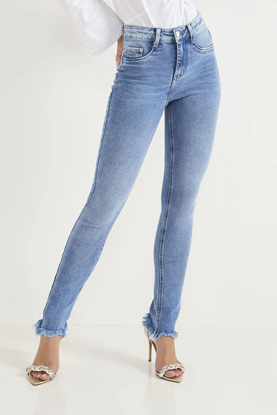Calça Jeans Feminina Skinny Média Tradicional com Barra Desfiada - DZ20729