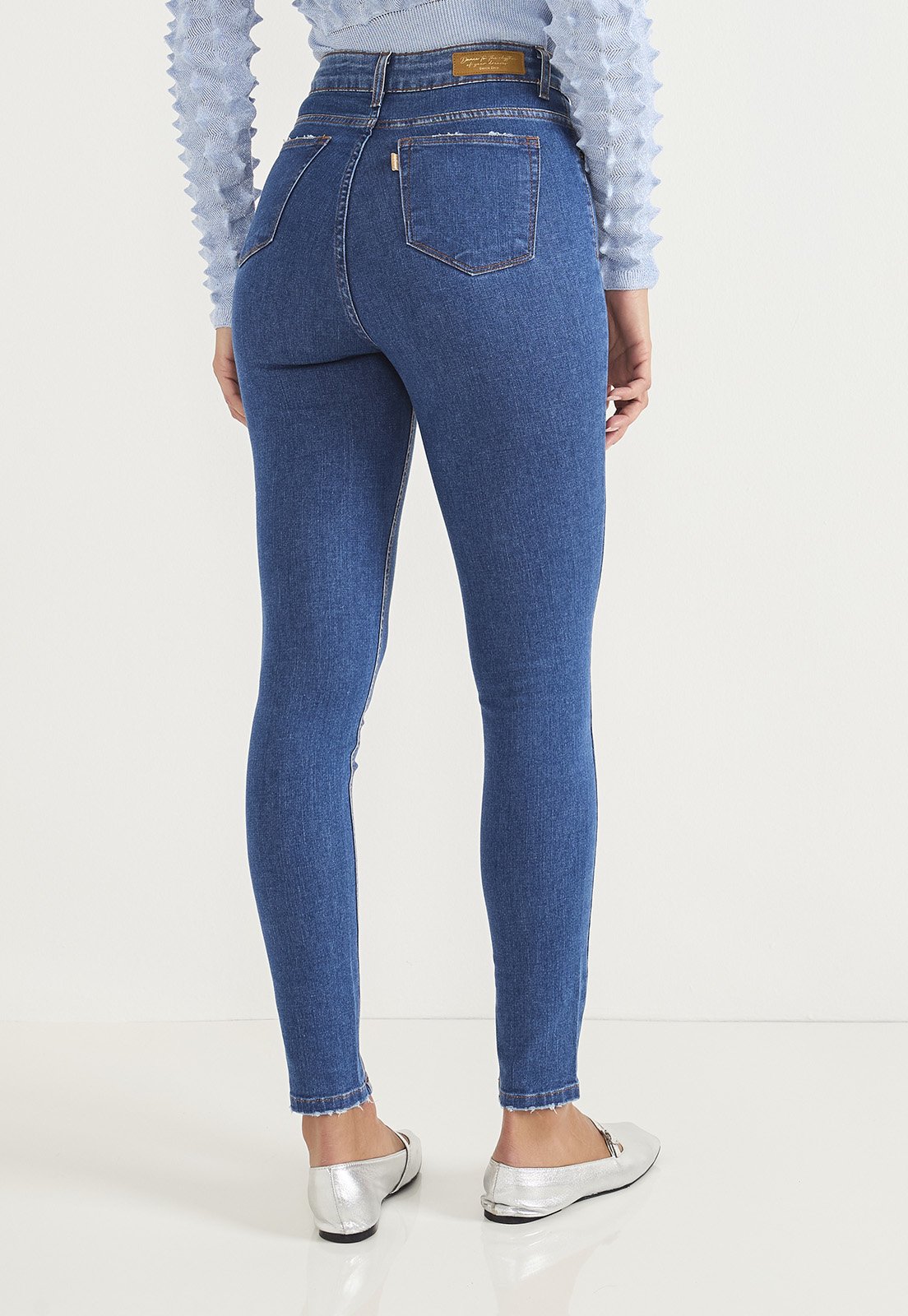 dz20732 com calca jeans feminina skinny hot pants cigarrete costas crop