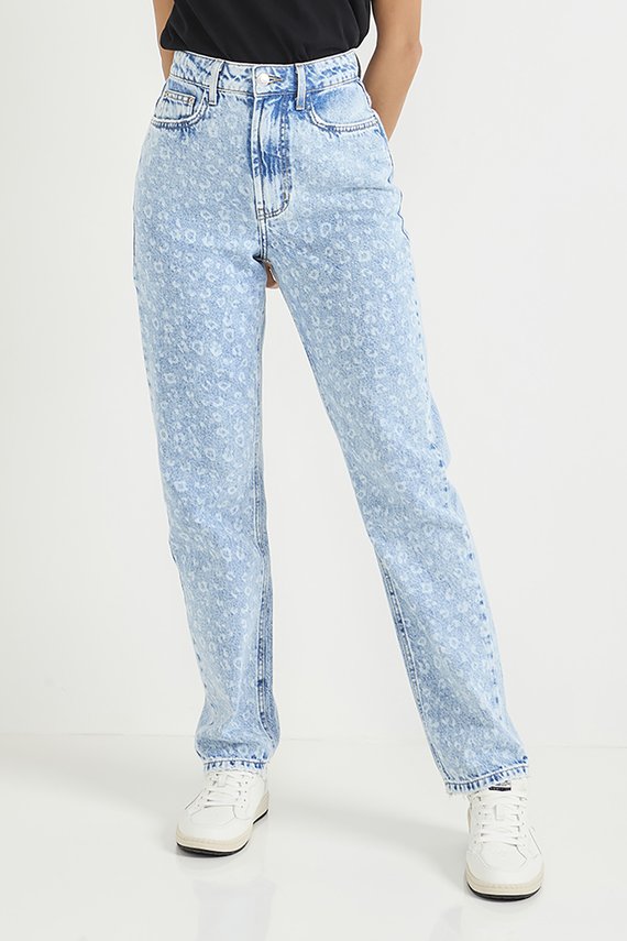 Calça Jeans Feminina Reta Tradicional com Detalhes na Lavação - DZ20759