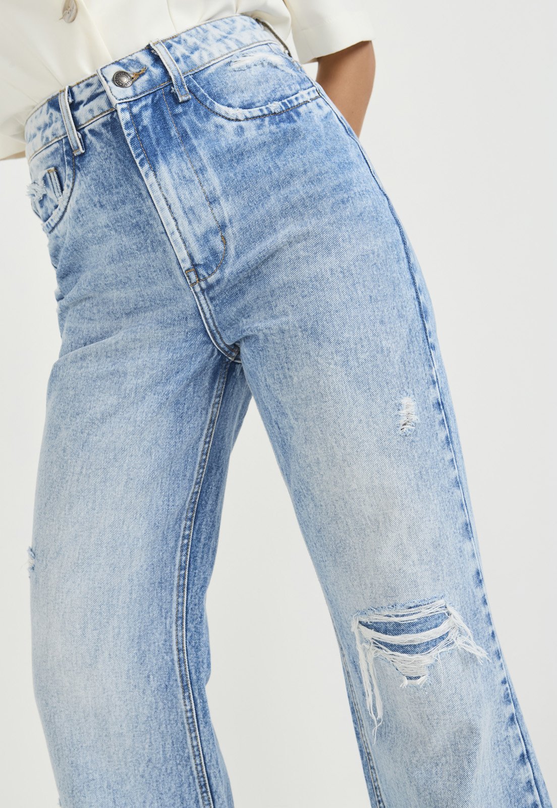 Calça Jeans Feminina Wide Leg com Puídos - DZ20777