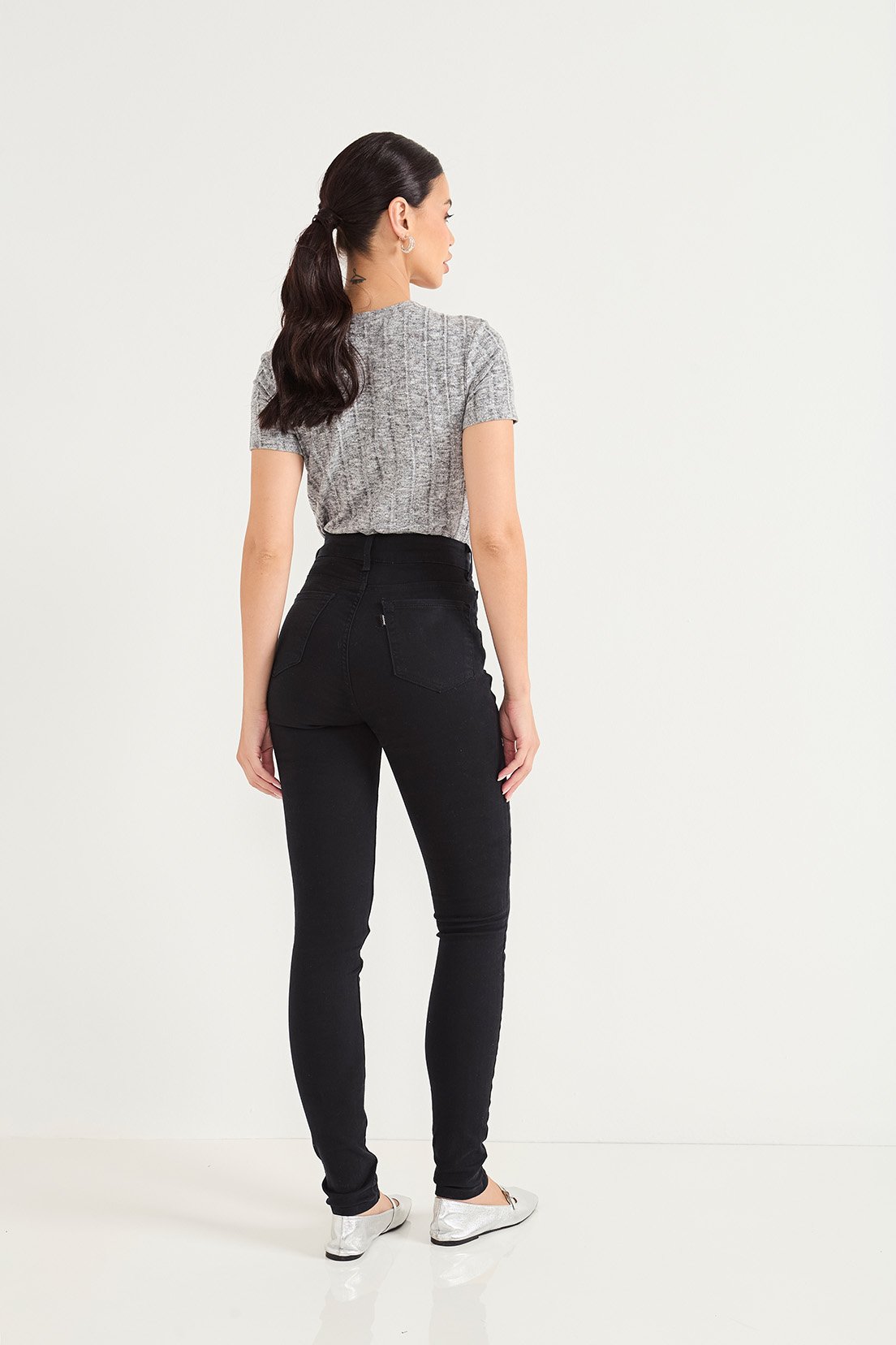 dz20810 p com calca jeans feminina skinny media tradicional preta costas