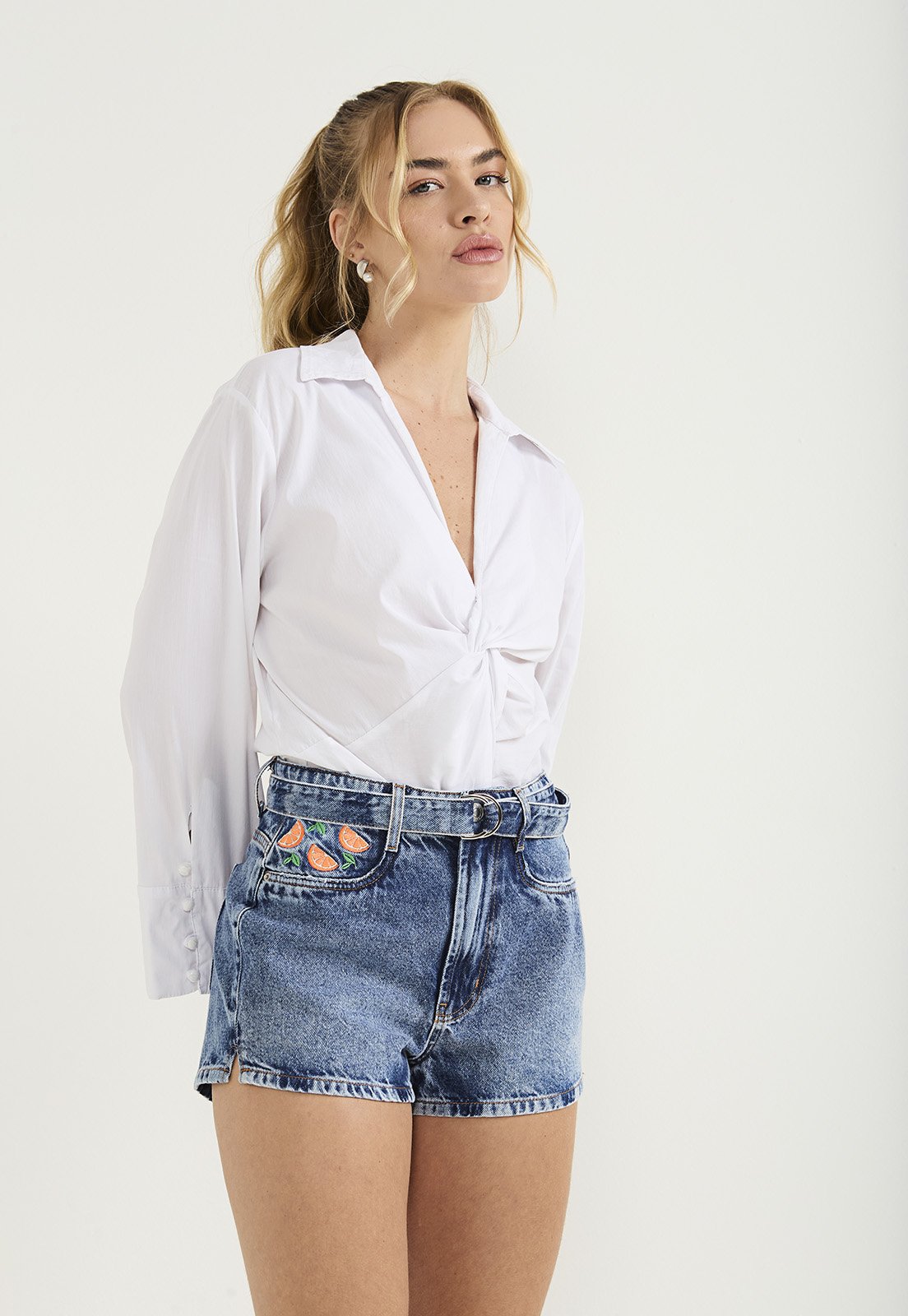 dz6742 alg shorts jeans feminino setentinha mini com cinto denim zero frente 1