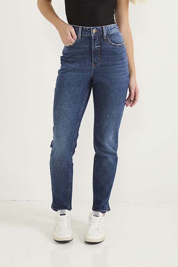 Calça Jeans Feminina Mom Fit Cigarrete com Leves Puídos no Bolso - DZ20784