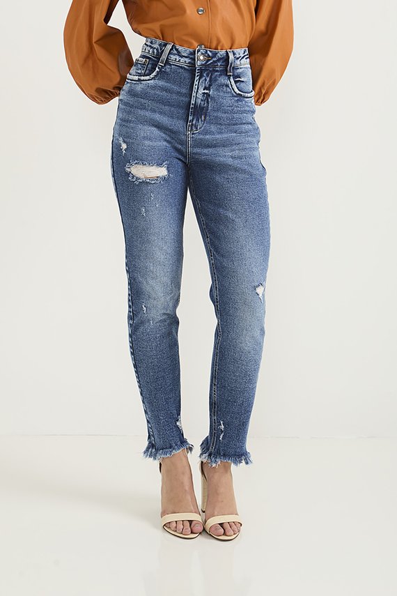 Calça Jeans Feminina Mom Fit Cigarrete com Barra Desfiada - DZ20785
