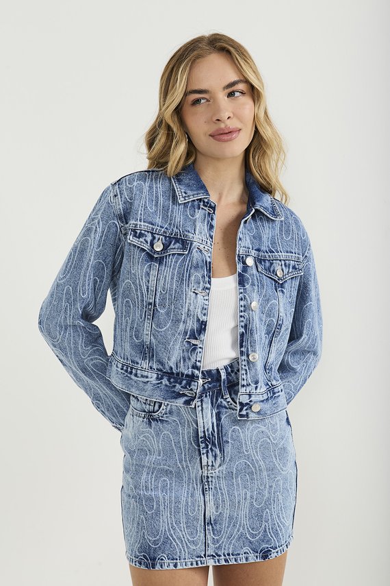 Jaqueta Jeans Feminina Regular Cropped Manga-Longa com Lavação Diferenciada - DZ9213