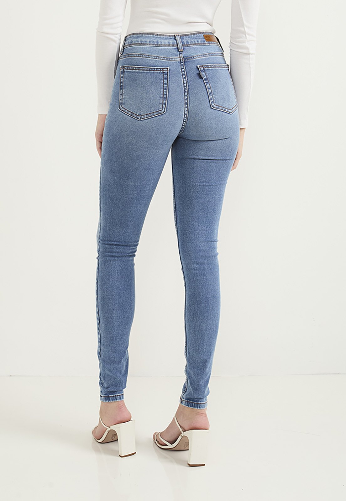 dz20835 calca jeans feminina skinny tradicional cintura media denim zero costas crop