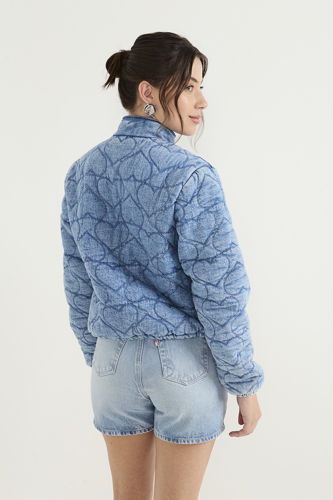 dz9214 alg jaqueta jeans feminina puffer de coracao denim zero costas