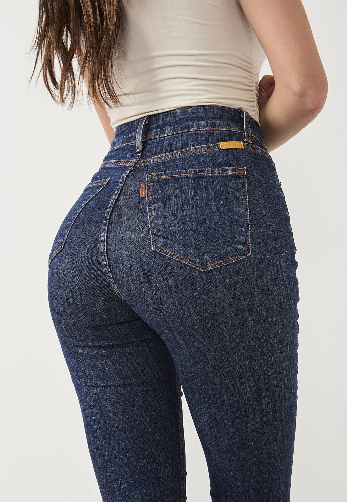 Calça Jeans Feminina Flare Alongada Cintura Media DZ20812